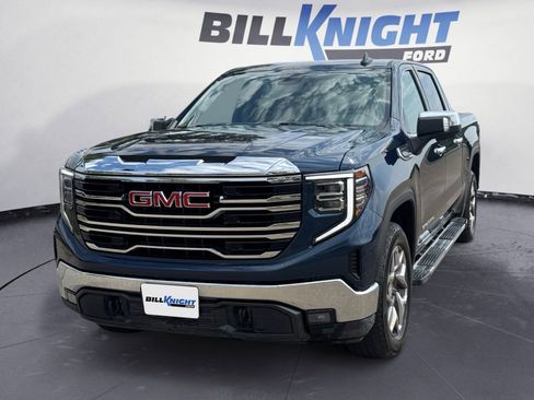 Used 2022 GMC Sierra 1500 SLT w/ SLT Premium Package image 1
