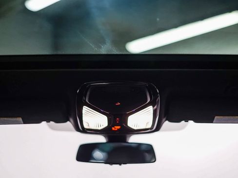 Used 2019 BMW 530e w/ Premium Package image 10