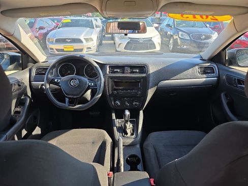 Used 2015 Volkswagen Jetta SE FWD image 23