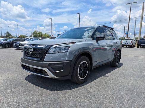Used 2025 Nissan Pathfinder Rock Creek AWD/4WD image 8