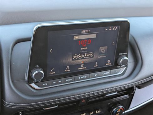 Used 2022 Nissan Rogue SV image 26