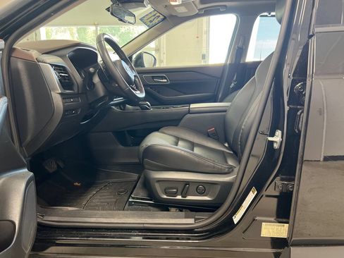 Used 2021 Nissan Rogue SL AWD/4WD image 16