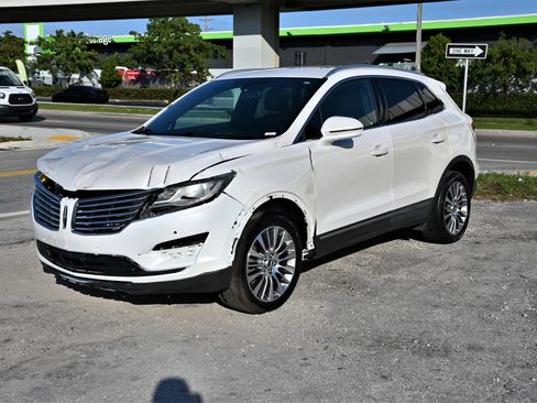 Used 2017 Lincoln MKC Reserve FWD image 1