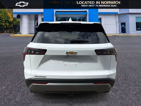 New 2026 Chevrolet Equinox LT w/ Safety and Technology Package FWD image 6