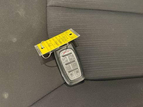 Used 2023 Chrysler Voyager LX FWD image 26