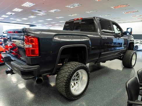 Used 2015 GMC Sierra 2500 Denali w/ Duramax Plus Package image 4