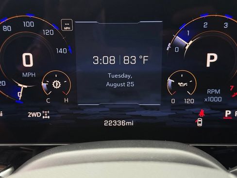 Used 2025 Chevrolet Tahoe Z71 AWD/4WD image 16
