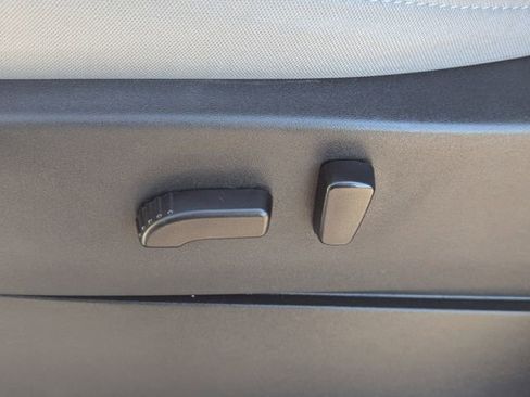 Used 2023 Nissan Frontier SV w/ Tow Package image 23