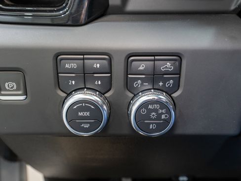 Used 2024 GMC Sierra 2500 AT4 w/ AT4 Premium Plus Package image 34