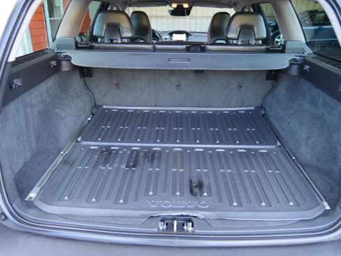 Used 2016 Volvo XC70 T5 Premier w/ Proximity Package image 37