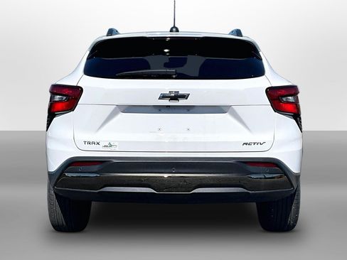 Used 2025 Chevrolet Trax ACTIV FWD image 4