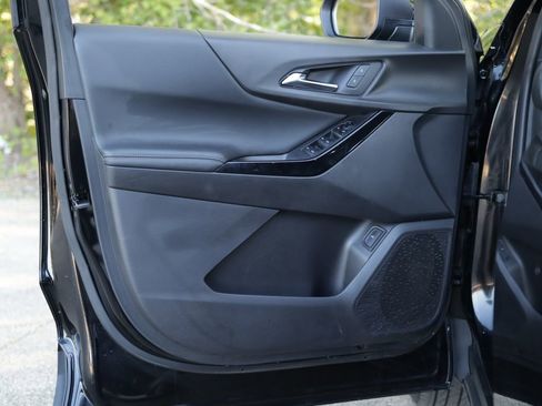 Used 2025 Chevrolet Equinox LT w/ Convenience Package II FWD image 26