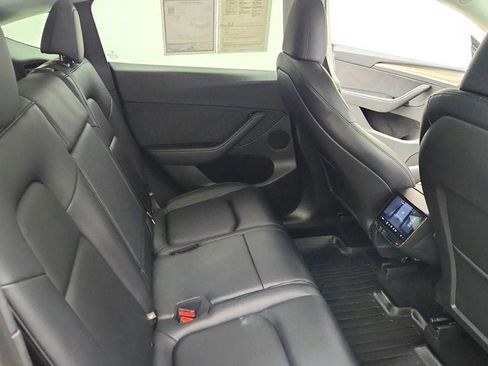 Used 2025 Tesla Model Y Long Range image 26