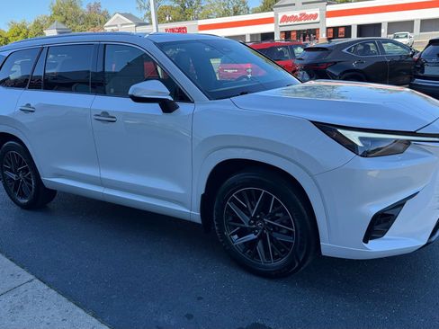 Used 2024 Lexus TX 350 AWD image 6