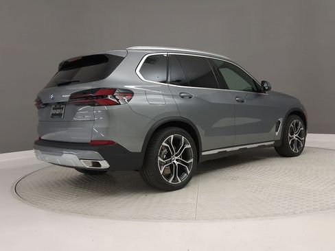 New 2026 BMW X5 xDrive50e w/ Premium Package AWD/4WD image 7