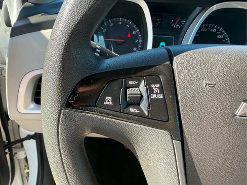 Used 2017 Chevrolet Equinox LS FWD image 27