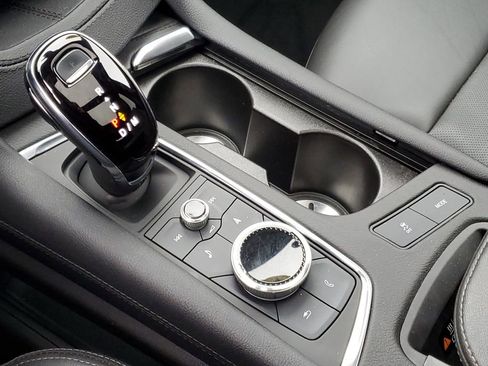 Certified 2024 Cadillac XT5 Premium Luxury image 18