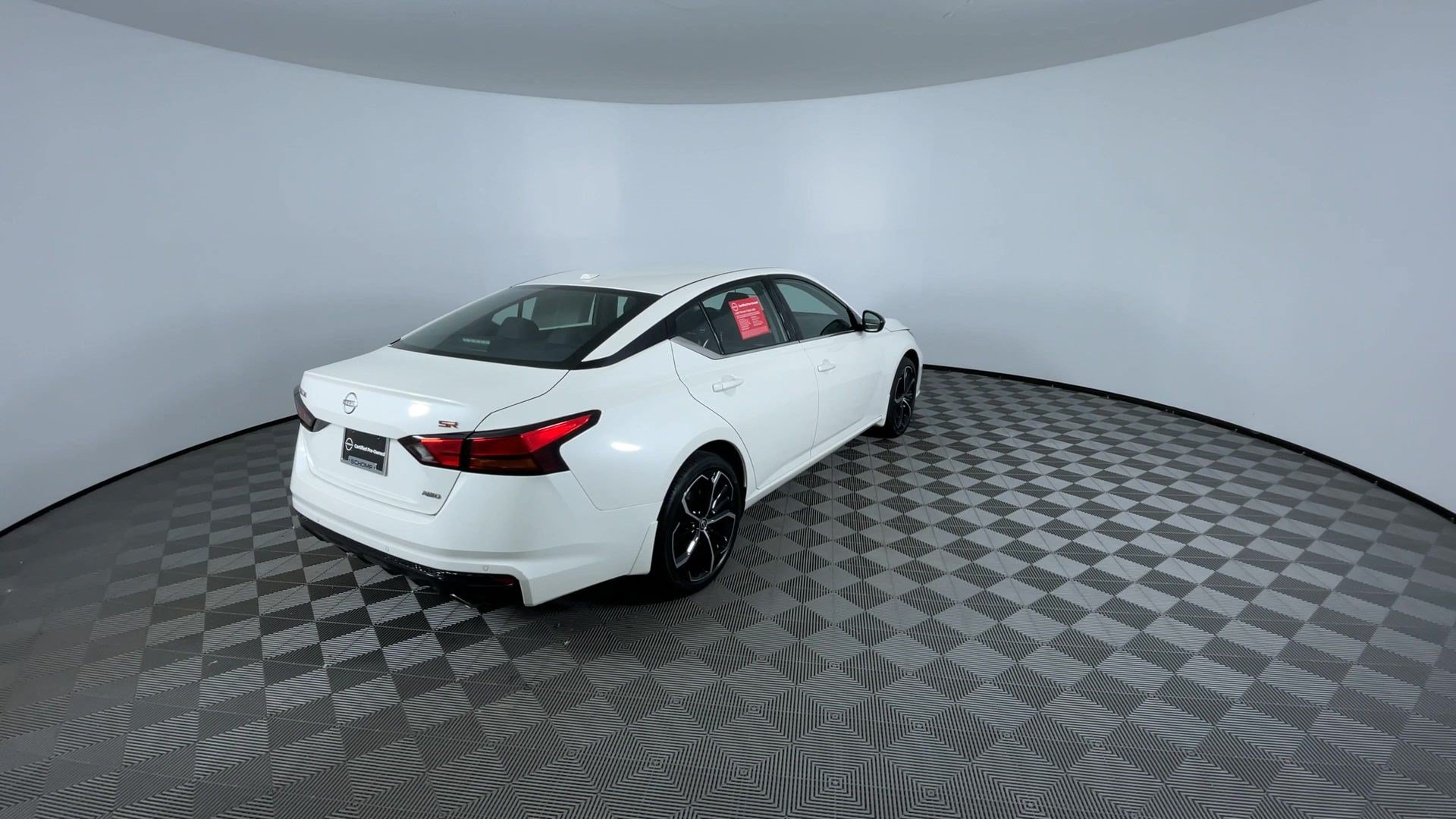 Certified 2025 Nissan Altima 2.5 SR AWD/4WD image 8
