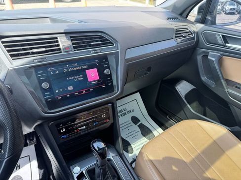 Used 2022 Volkswagen Tiguan SE R-Line image 21