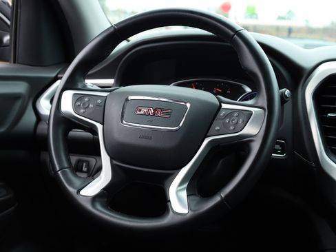 Used 2023 GMC Acadia SLT image 9