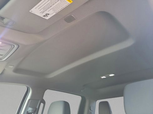 Used 2025 Chevrolet Silverado 2500 Custom w/ Custom Convenience Package image 17