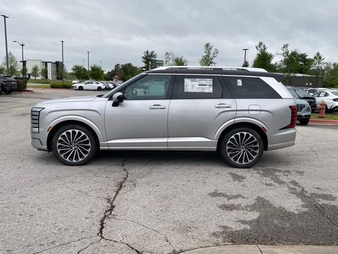 Certified 2026 Hyundai Palisade Calligraphy FWD image 4