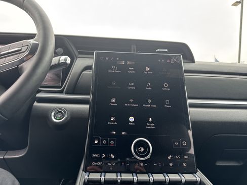 Used 2026 GMC Terrain Elevation w/ Elevation Premium Package image 23