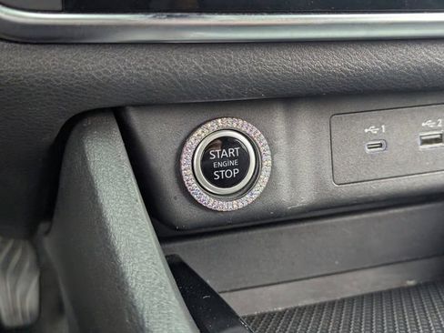 Used 2023 Nissan Rogue S image 31