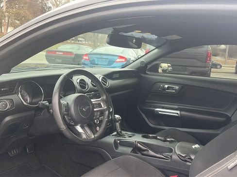 Used 2015 Ford Mustang Coupe image 31