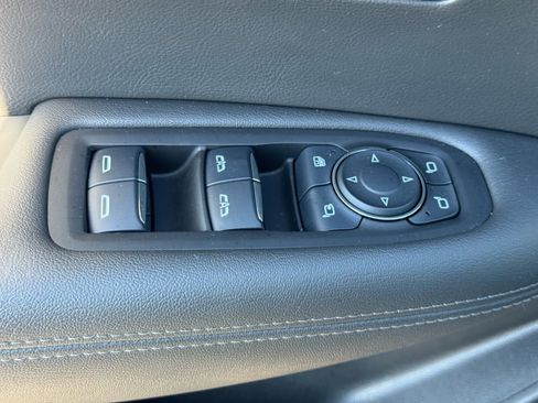 Used 2025 Cadillac XT6 Premium Luxury image 20