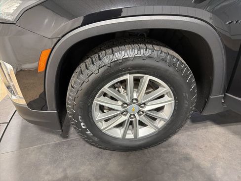 Used 2023 Chevrolet Traverse LT w/ LPO, Floor Liner Package AWD/4WD image 40