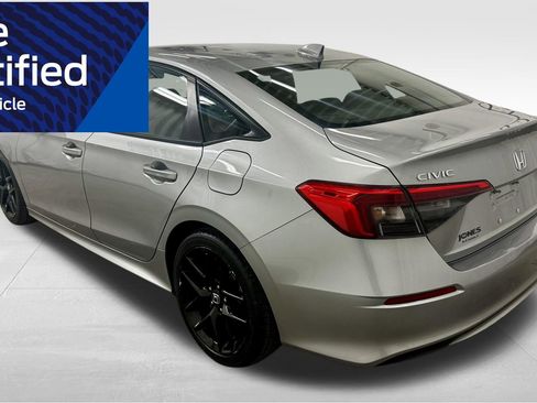 Used 2023 Honda Civic Sport image 15
