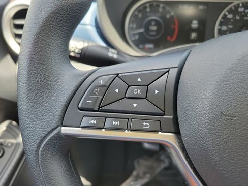 Used 2025 Nissan Versa SV w/ Trunk Package FWD image 20