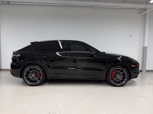Certified 2023 Porsche Cayenne GTS AWD/4WD image 6