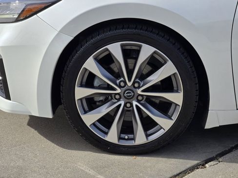 Used 2023 Nissan Maxima Platinum w/ Sport Mat Group image 17