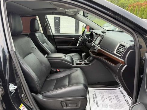 Used 2016 Toyota Highlander Limited AWD/4WD image 10
