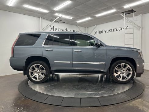 Used 2016 Cadillac Escalade Luxury image 8