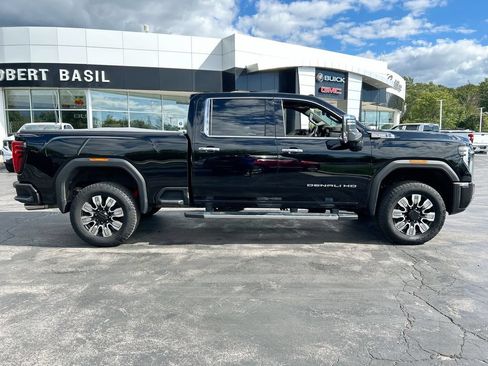 Used 2024 GMC Sierra 2500 Denali w/ Denali Reserve Package AWD/4WD image 9