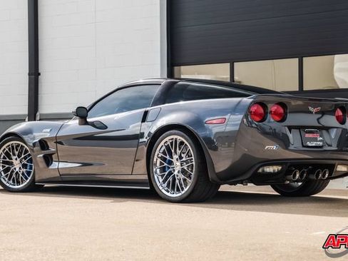 Used 2010 Chevrolet Corvette ZR1 w/ Preferred Equipment Group RWD image 4