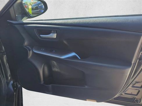 Used 2015 Toyota Camry SE FWD image 24