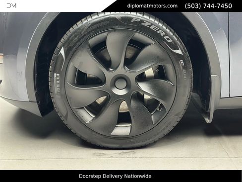 Used 2023 Tesla Model Y Long Range image 38
