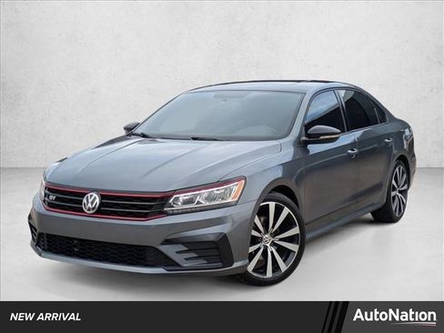 Used 2018 Volkswagen Passat GT FWD image 1