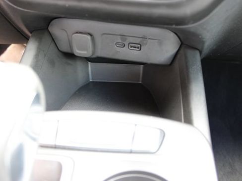 Used 2025 Chevrolet Trax RS w/ Driver Confidence Package FWD image 21