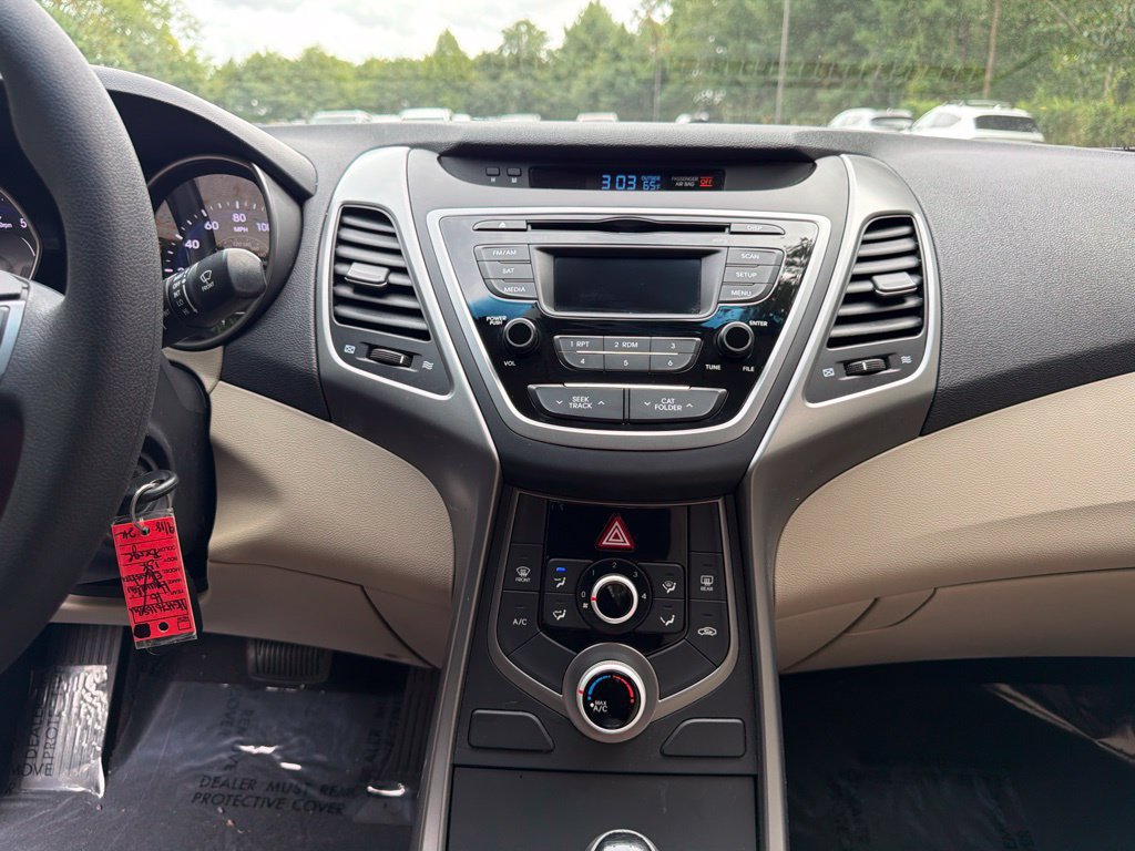 Used 2016 Hyundai Elantra SE FWD image 21