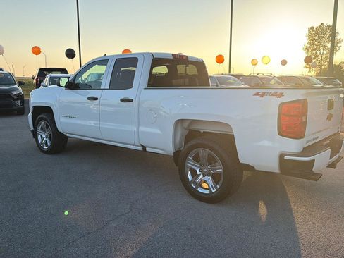 Used 2019 Chevrolet Silverado 1500 Custom w/ Custom Convenience Package AWD/4WD image 4