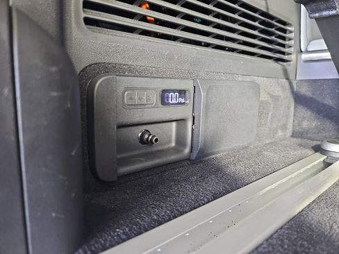 Used 2024 Rivian R1S Adventure image 34