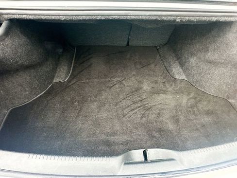 Used 2018 Chrysler 300 Limited w/ Safetytec Plus Group image 28