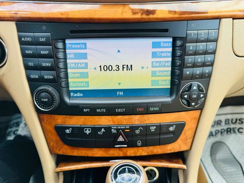 Used 2008 Mercedes-Benz E 350 4MATIC Sedan image 13