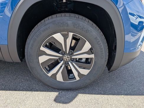 Used 2025 Volkswagen Atlas SE image 27