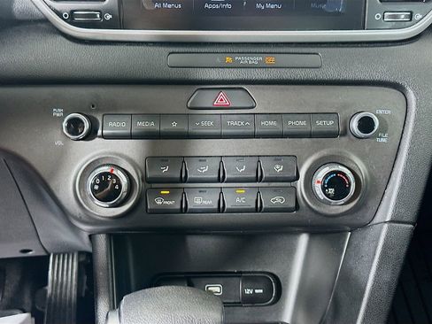 Used 2020 Kia Sportage LX image 15